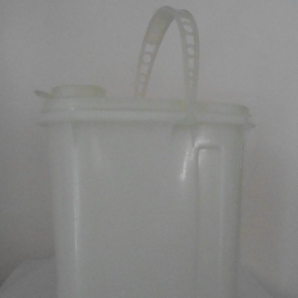 VTG Tupperware 2 Qt White Slim Beverage Storage Container w/Lid Cap & Handle